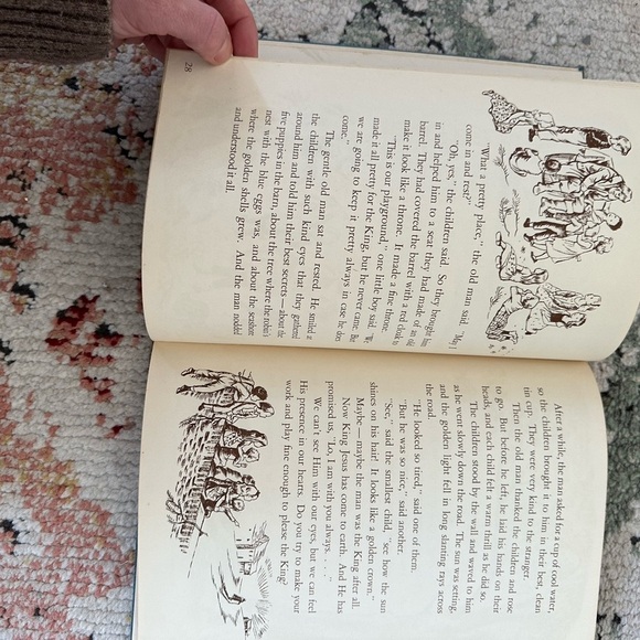 1953 God Loves You: Our Family's Favorite Stories and Prayers Vintage 1953 - Picture 5 of 11